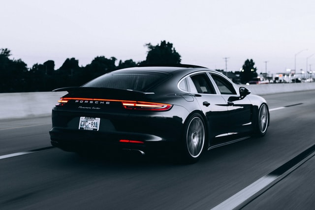 campbell-3ZUsNJhi_Ik-unsplash Taxi Maxima