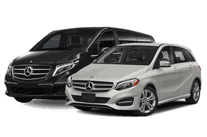 taxi Heemskerk groepsvervoer Taxi Heemskerk groepsvervoer - De taxi van Taxi Maxima, uitgerust voor groepsvervoer, geparkeerd bij een gezellig huis in Heemskerk, klaar om meerdere passagiers te vervoeren.